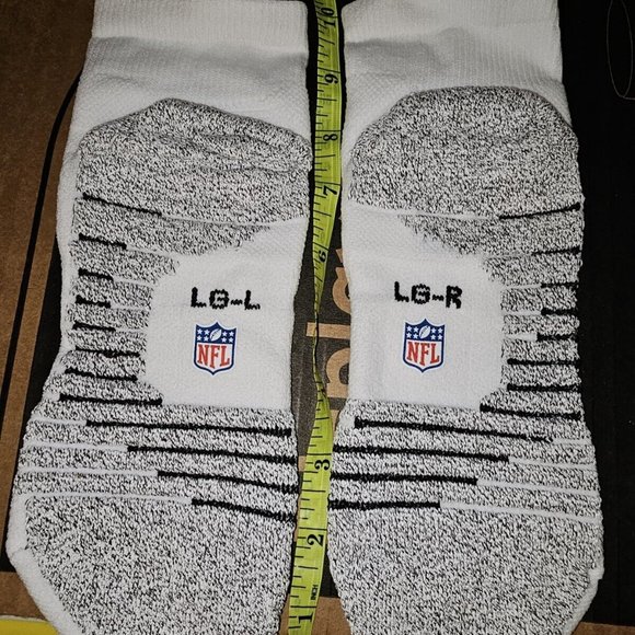 COPY - NFL NIKE Team Game Issued White Compression Men's L-XL ankle Grip Socks … - Picture 2 of 3